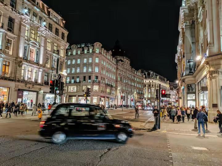 Off Oxford Circus! Large Unique Artist'S Family And Friends Home Londra Esterno foto